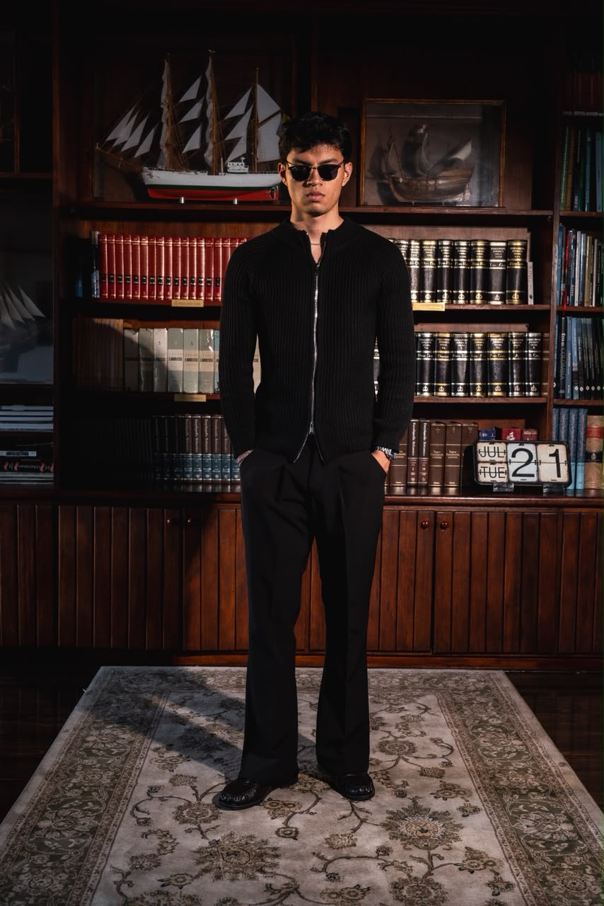 DOBLE ZIP BLACK JACKET - RESILIENCIA (EXCLUSIVE)