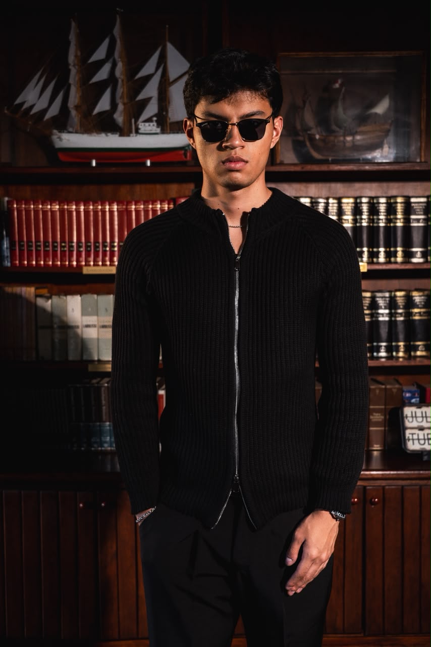 DOBLE ZIP BLACK JACKET - RESILIENCIA (EXCLUSIVE)