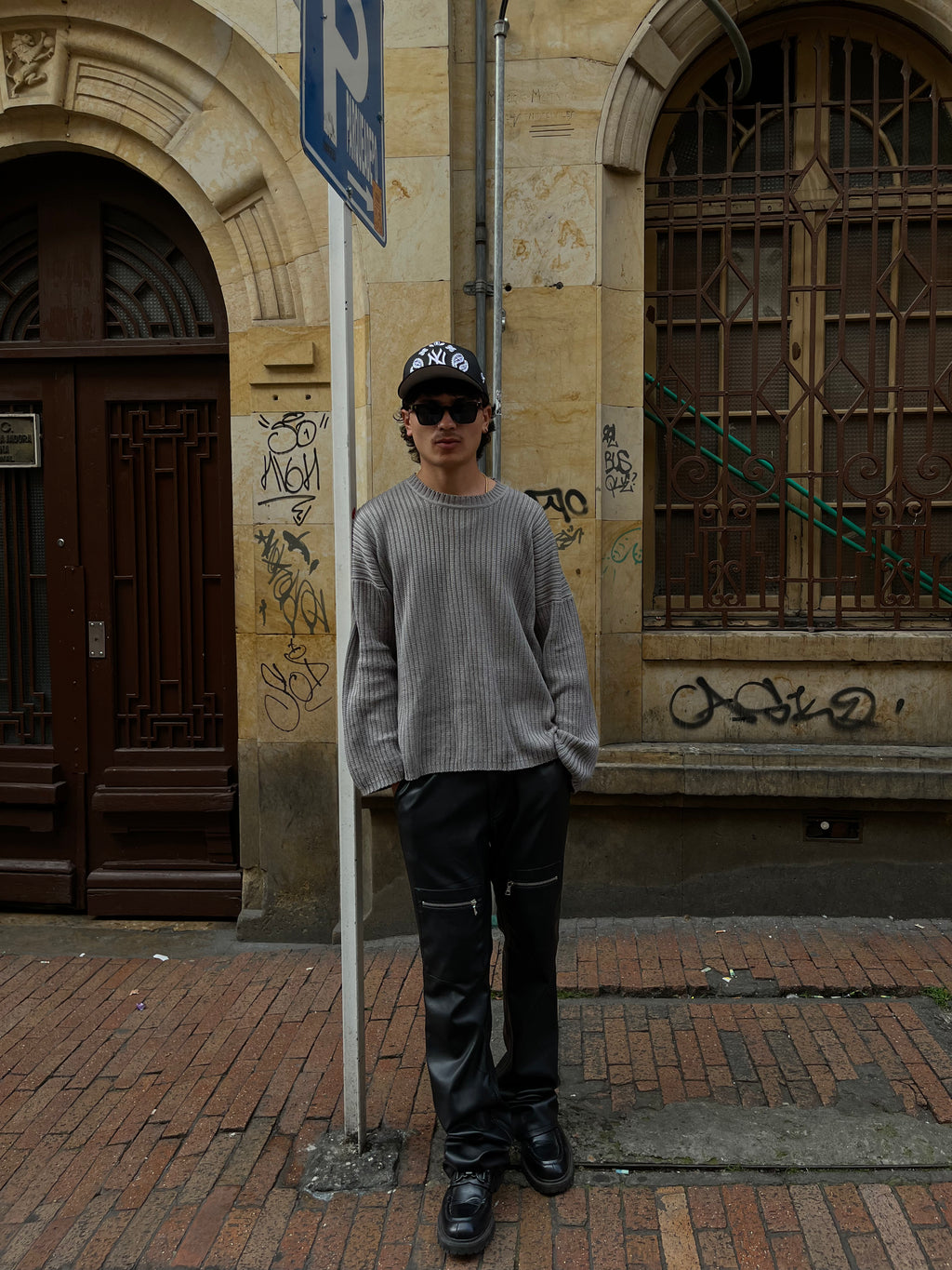 SWEATER BASIC GRIS - The Woven Culture