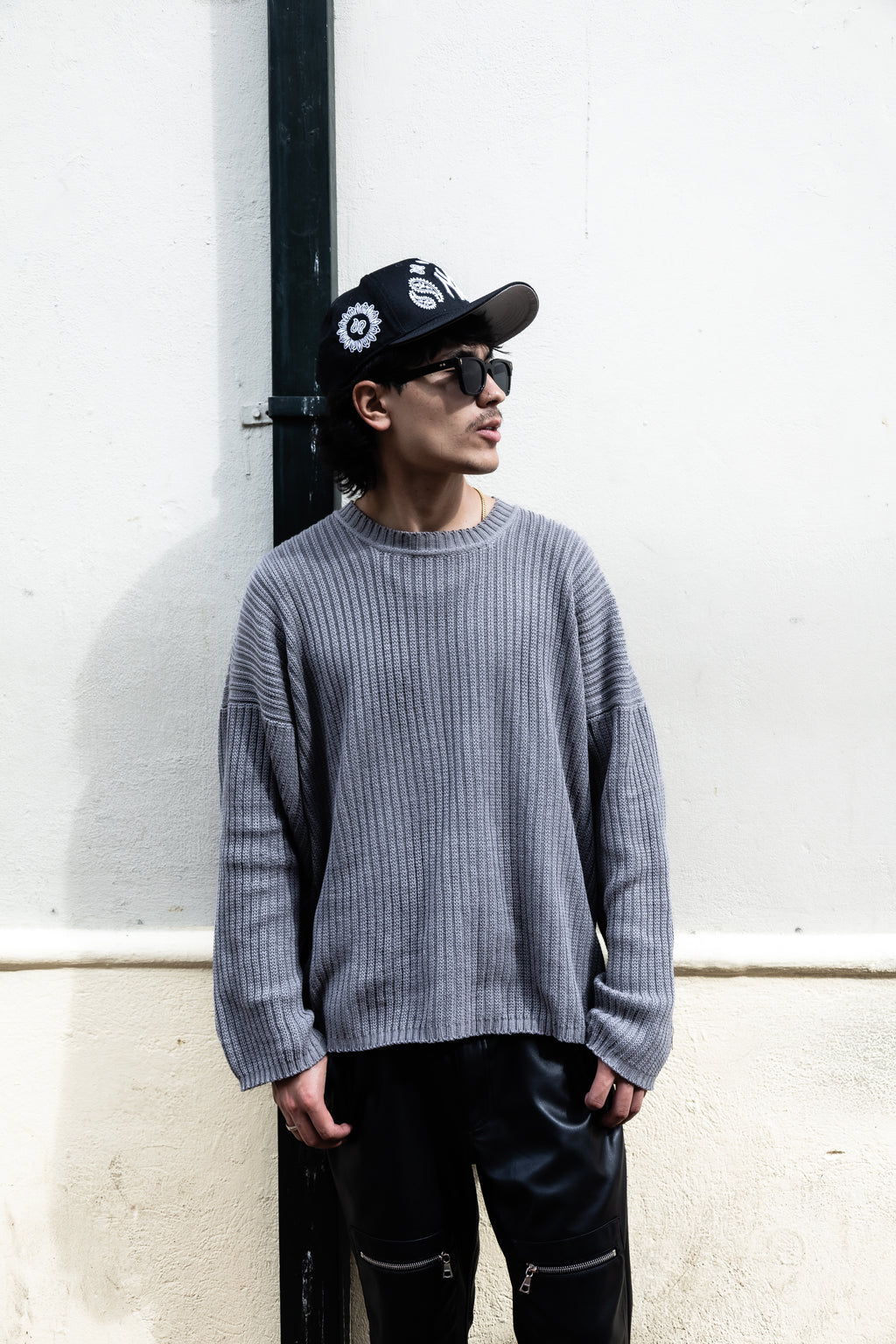 SWEATER BASIC GRIS - The Woven Culture