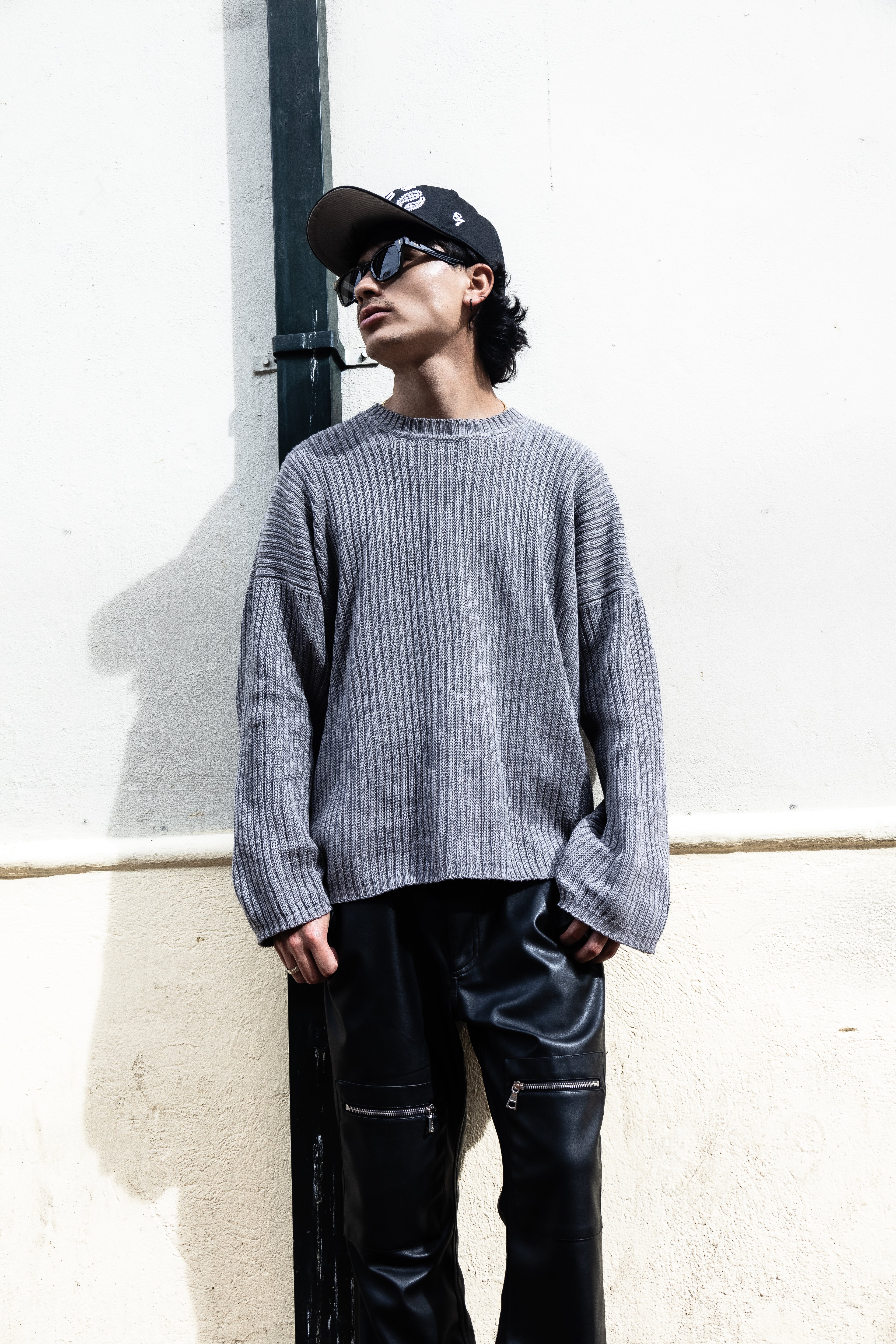 SWEATER BASIC GRIS - The Woven Culture