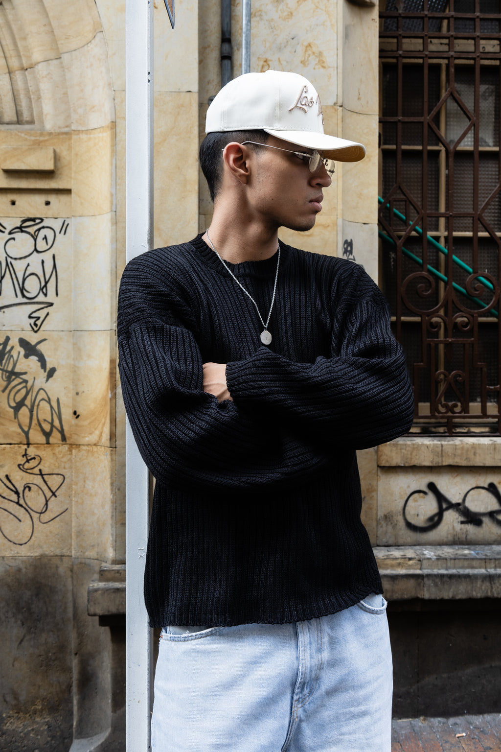 SWEATER BASIC BLACK – The Woven Culture