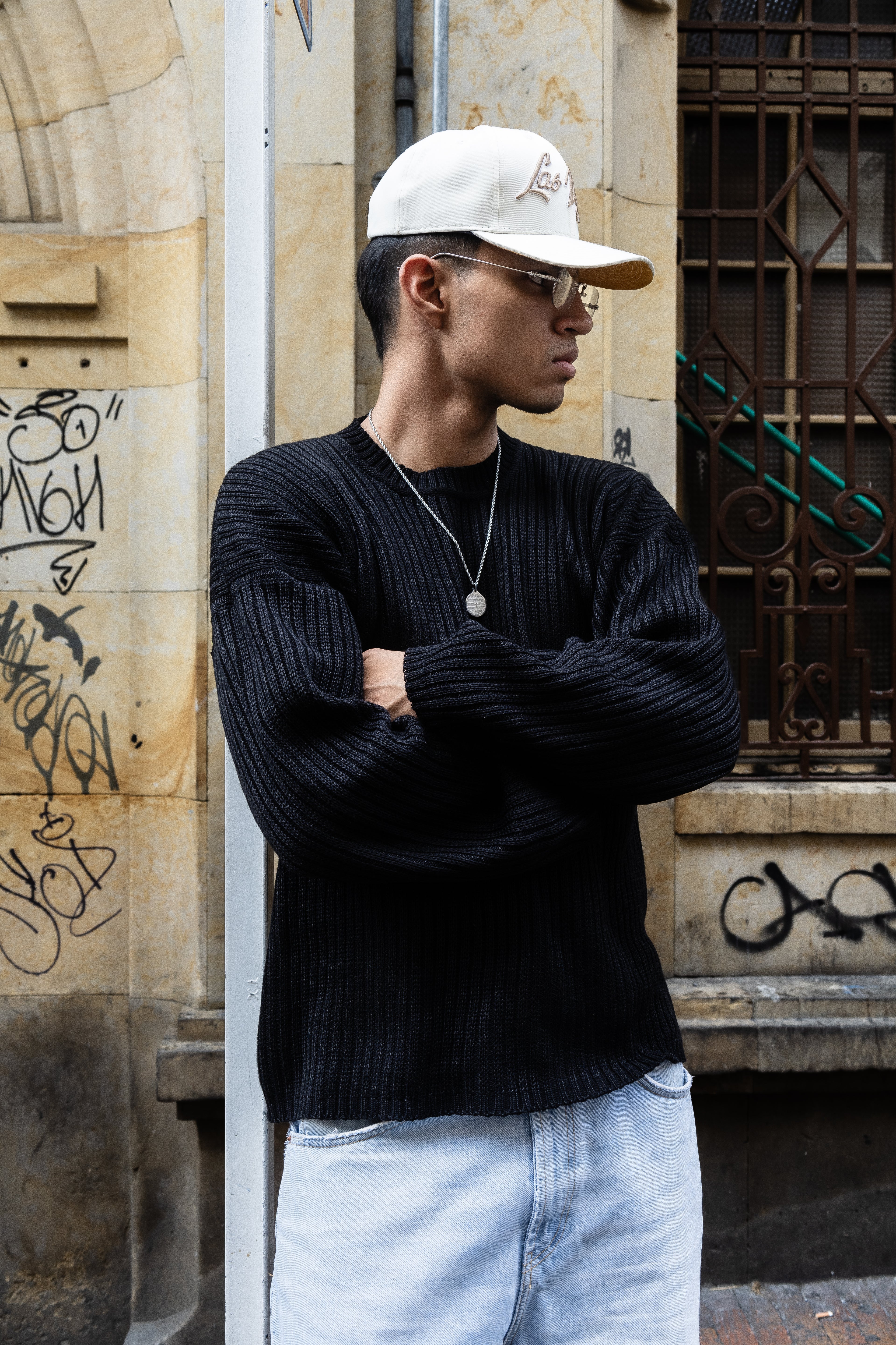 SWEATER BASIC BLACK – The Woven Culture