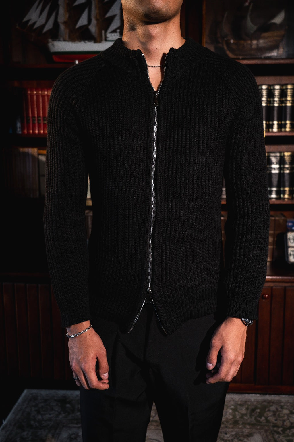 DOBLE ZIP BLACK JACKET - RESILIENCIA (EXCLUSIVE)