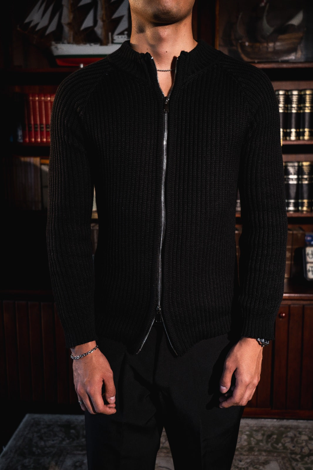 DOBLE ZIP BLACK JACKET - RESILIENCIA (EXCLUSIVE)